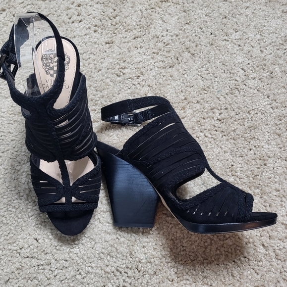 NWOT Vince Camuto Janil Leather Stacked Heel in Black - Picture 11 of 11